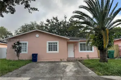 20138 NW 38th Pl, Miami Gardens: photo 1 of 8