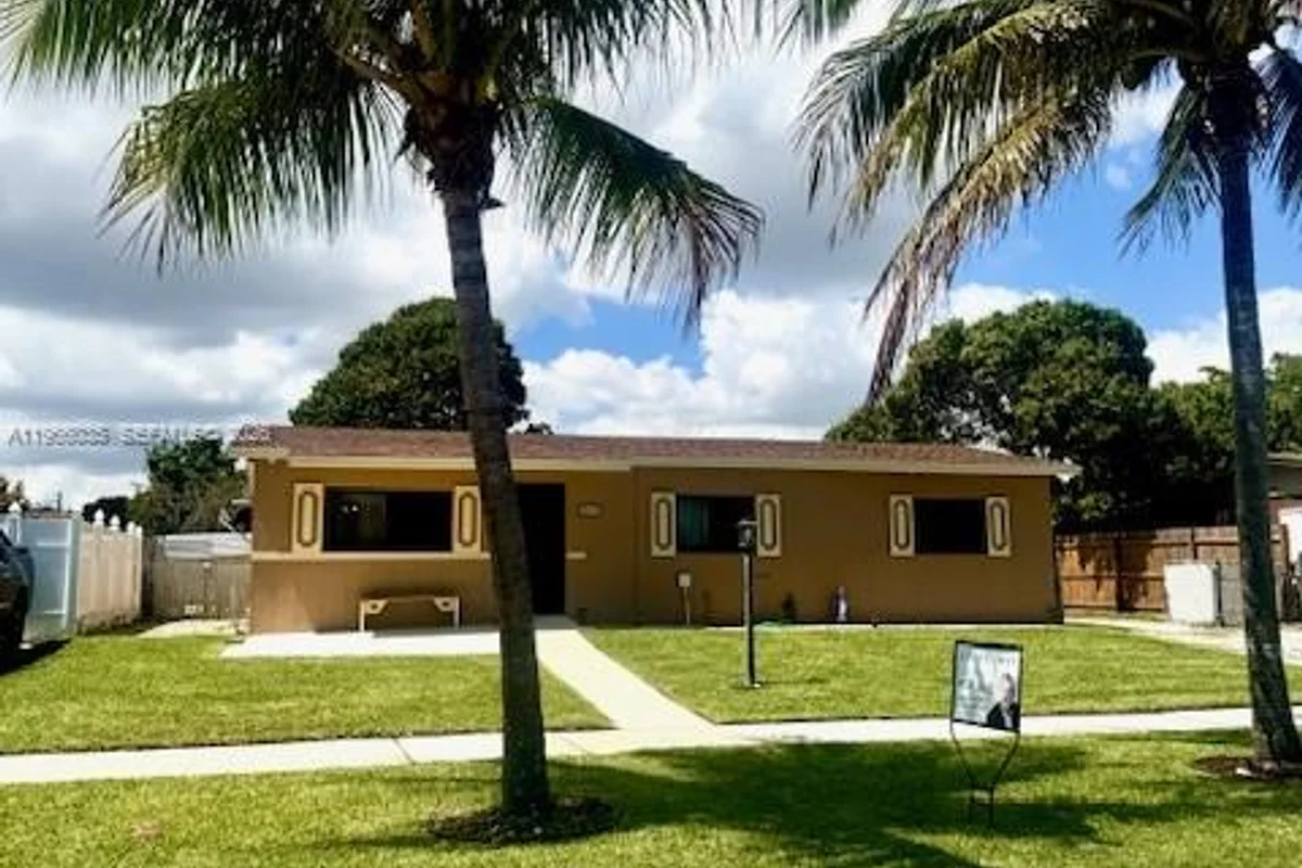 1481 SW 7th Ter, Deerfield Beach: photo 1 of 27