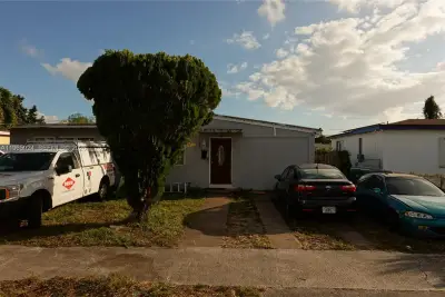 810 NW 84th Ter, Miami: photo 1 of 5