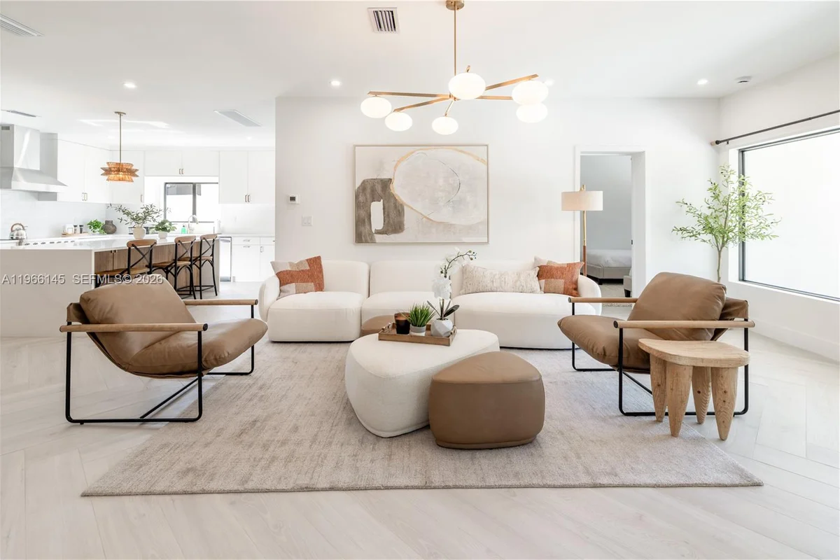 1420 SW 17th St, Miami: photo 1 of 50