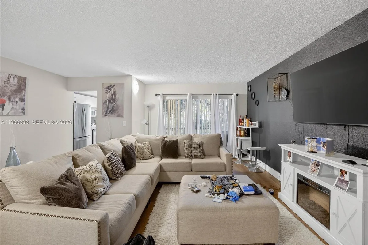 4141 NW 21st St #103, Lauderhill: photo 1 of 20
