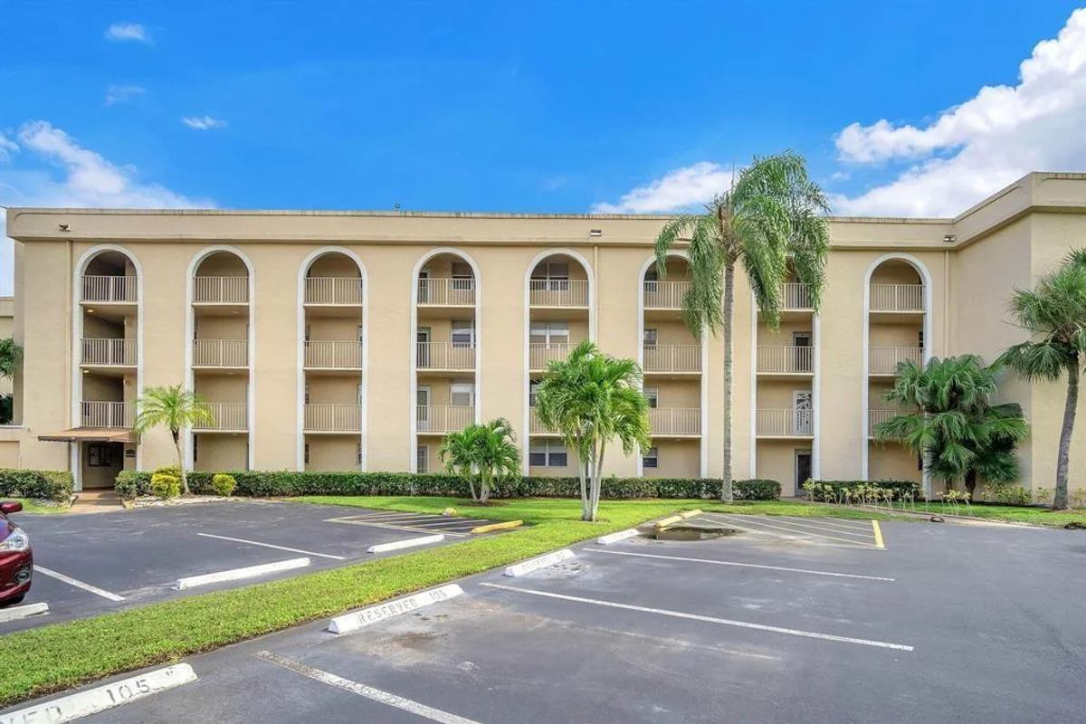 3231 Holiday Springs Blvd #105, Margate: photo 1 of 10