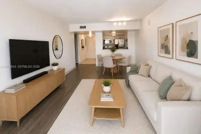 60 NW 37th Ave #1205, Miami: photo 1 of 29