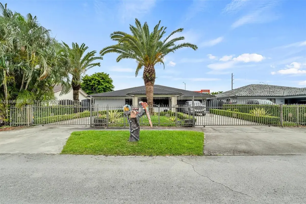 344 NW 136th Pl #B, Miami: photo 1 of 11