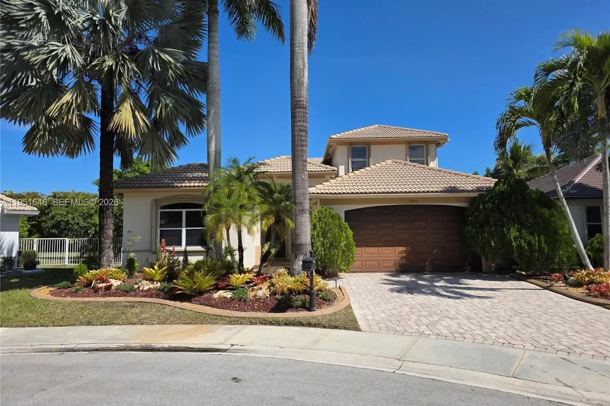 1905 Harbor View Cir, Weston: photo 1 of 32