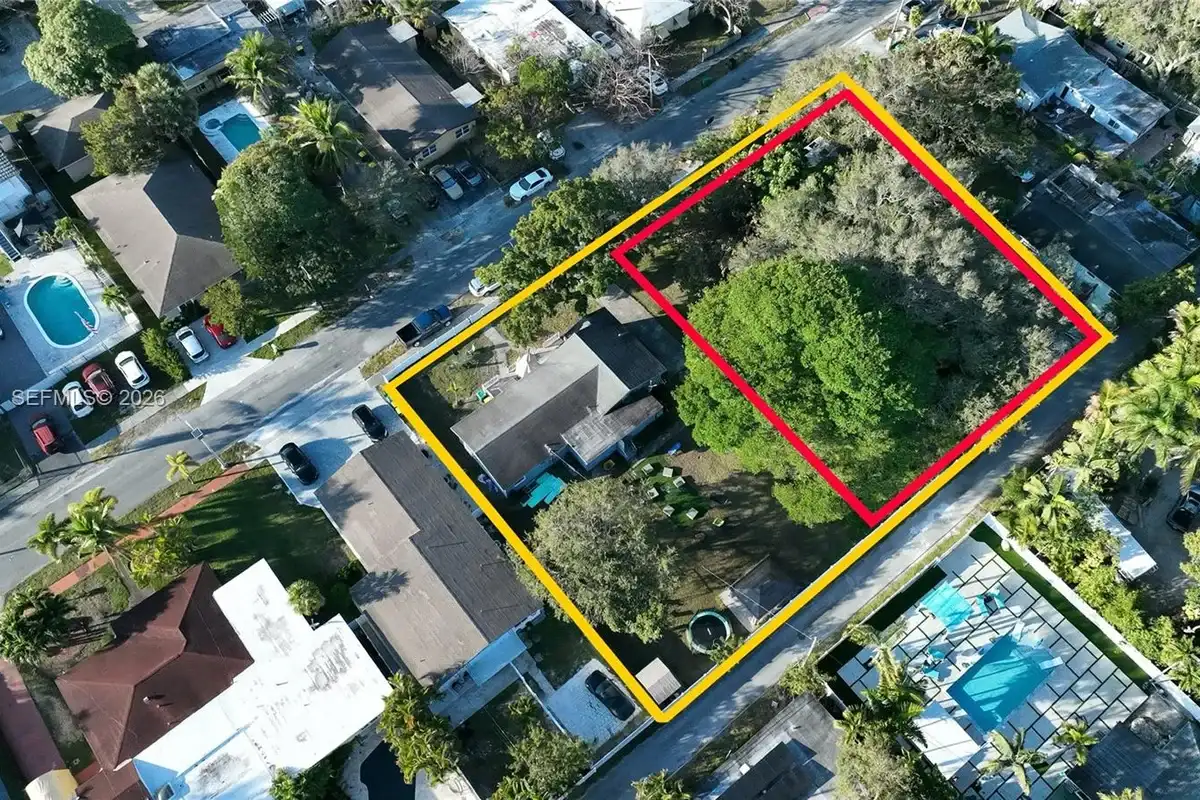 228 SW 8th St, Dania Beach: photo 1 of 20