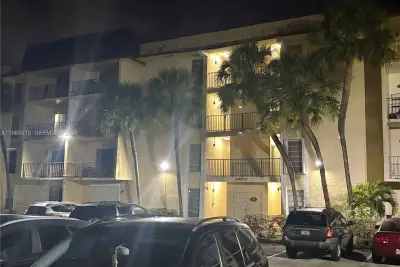 11905 NE 2nd Ave #C306, North Miami: photo 1 of 3