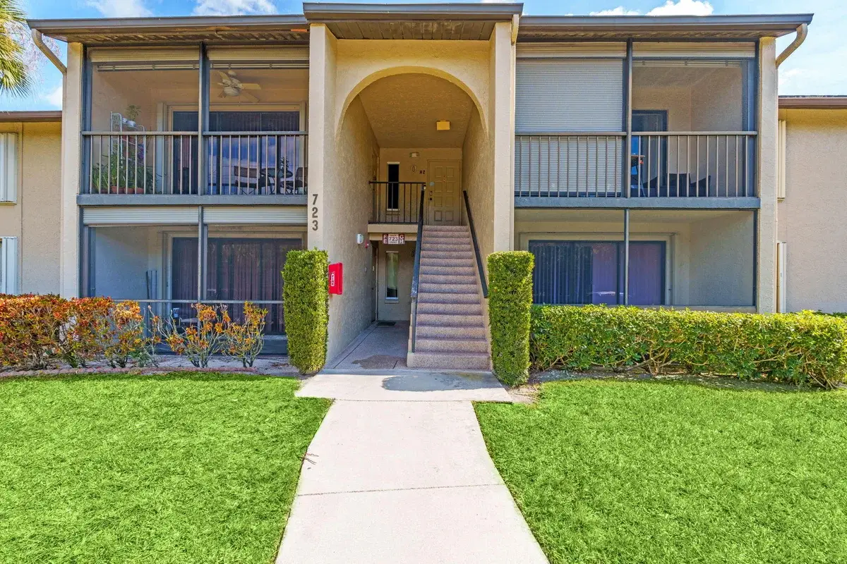 723 Sunny Pine Way #H2, West Palm Beach: photo 1 of 40