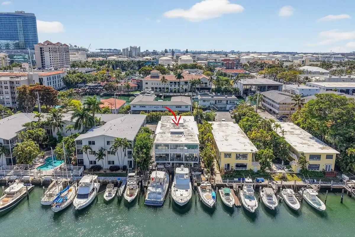 1531 SE 15th St #8, Fort Lauderdale: photo 1 of 40