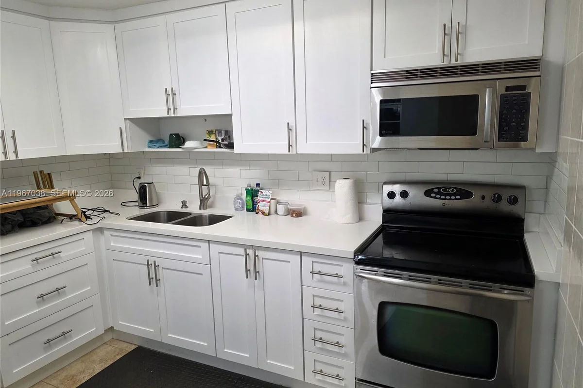 1811 Jefferson St #501, Hollywood: photo 1 of 24