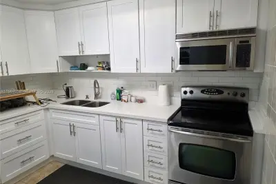1811 Jefferson St #501, Hollywood: photo 1 of 24