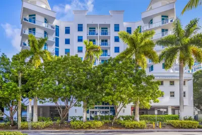 3030 NE 188th St #602, Aventura: photo 1 of 42