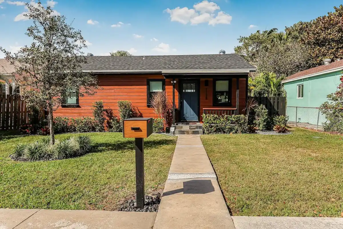1125 N K St, Lake Worth Beach: photo 1 of 30