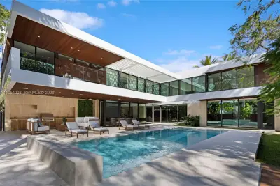 3210 Coacoochee St, Miami: photo 1 of 29