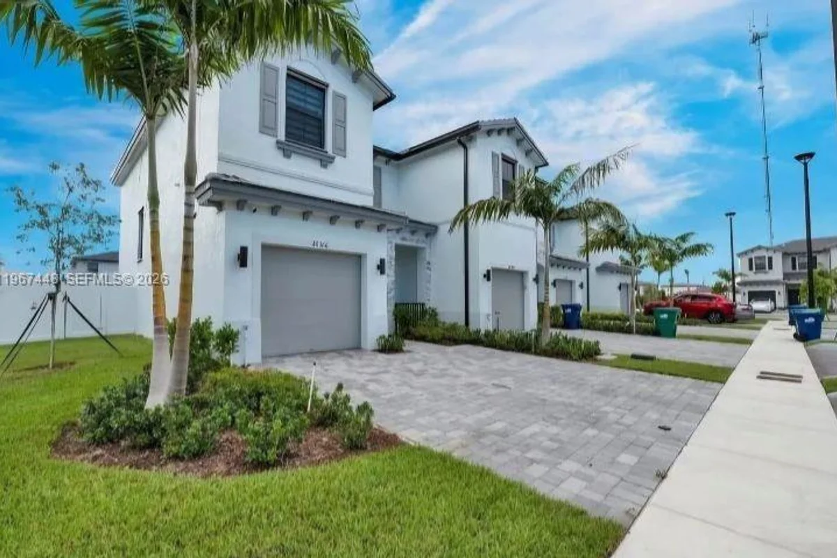 20366 NW 4th Path, Miami Gardens: photo 1 of 15