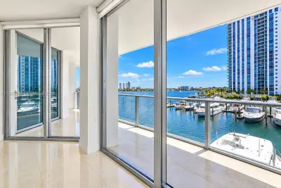 17301 Biscayne Blvd #305, North Miami Beach: photo 1 of 44