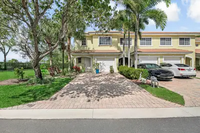 845 Imperial Lake Rd, West Palm Beach: photo 1 of 42