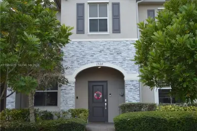 1522 SE 26th Ter, Homestead: photo 1 of 39