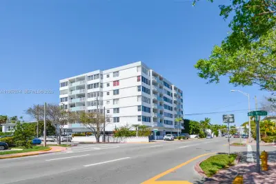8000 Harding Ave #4B, Miami Beach: photo 1 of 29
