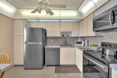 605 Oaks Dr #907, Pompano Beach: photo 1 of 53