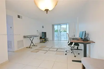 947 Lenox Ave #203, Miami Beach: photo 1 of 20