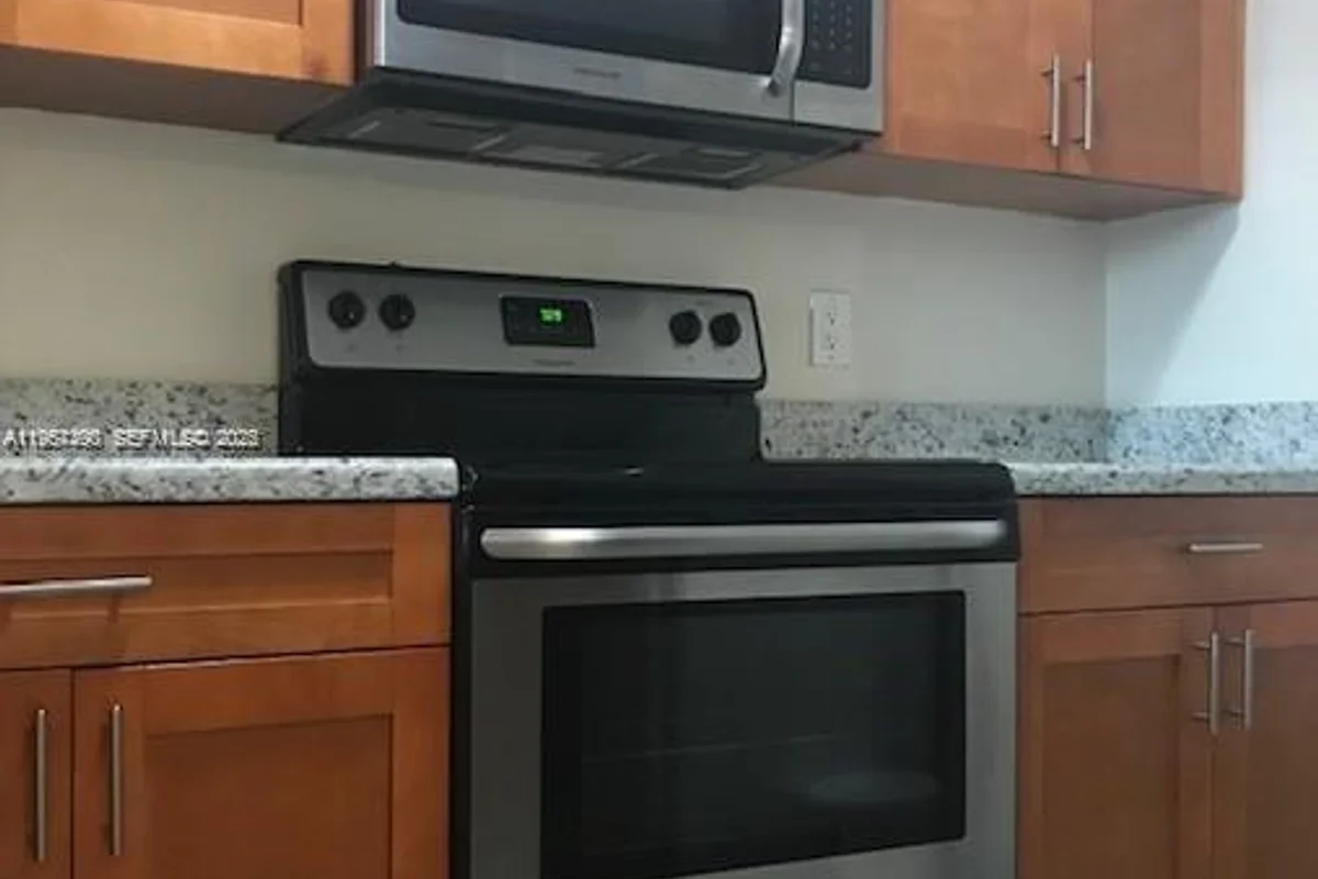 10018 NW 4th St #203, Pembroke Pines: photo 1 of 10