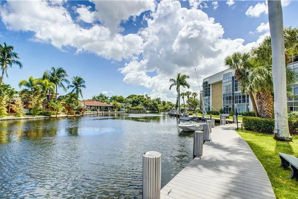 2990 NE 16th Ave #301, Oakland Park: photo 1 of 29