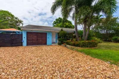 145 SE 3rd Ave, Boynton Beach: photo 1 of 31