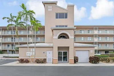 12565 Imperial Isle Dr #208, Boynton Beach: photo 1 of 71