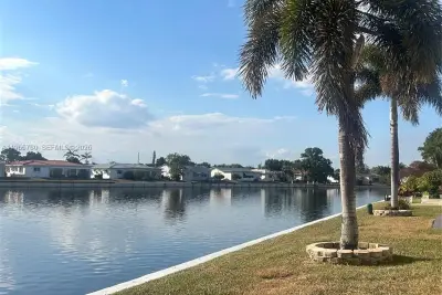 5715 NW 85th Ave, Tamarac: photo 1 of 12