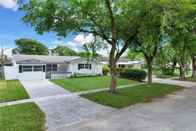 5311 Pierce St, Hollywood: photo 1 of 52