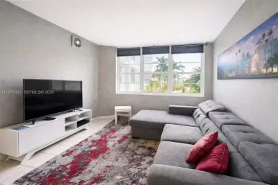 100 Lincoln Rd #415, Miami Beach: photo 1 of 32