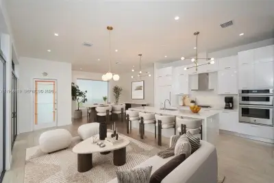 4454 NW 80th Ave, Doral: photo 1 of 55