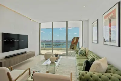 900 Biscayne Blvd #4307, Miami: photo 1 of 17