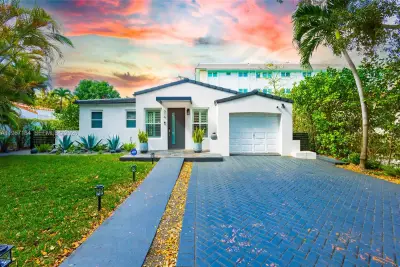 814 Monterey St, Coral Gables: photo 1 of 53