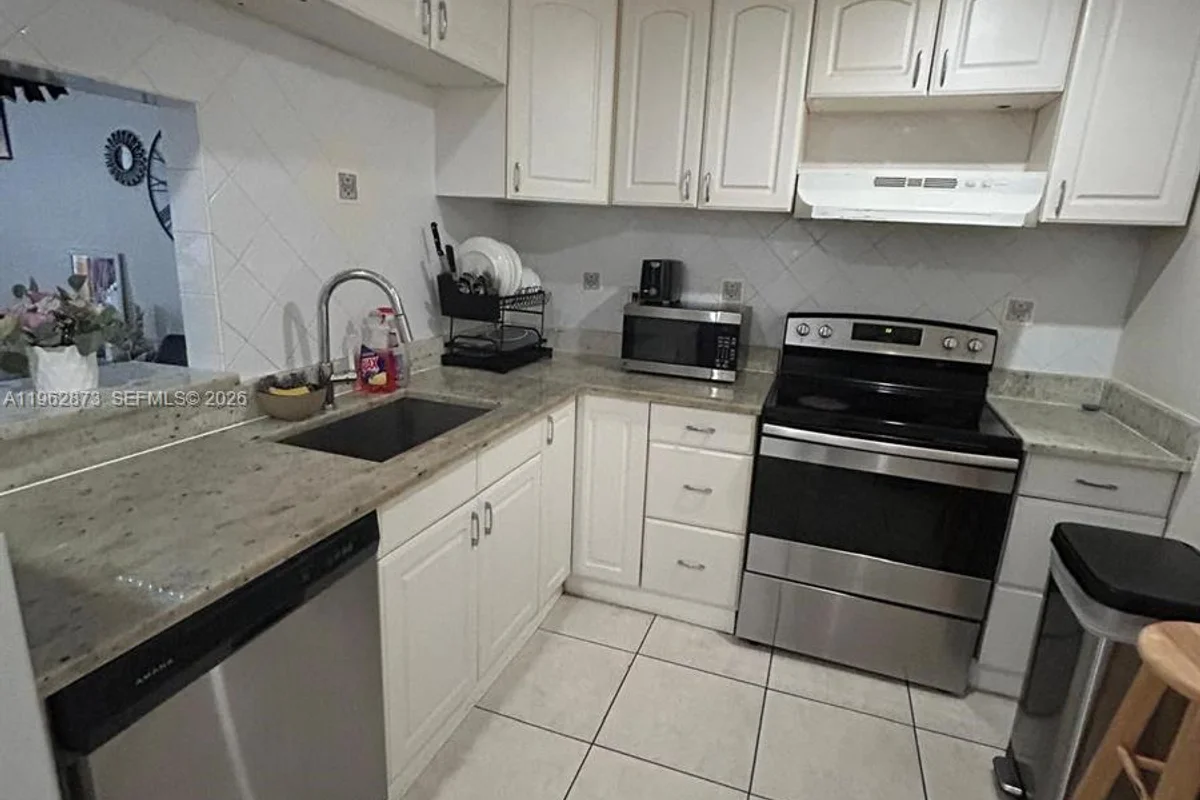 4314 NW 9th Ave #5-3H, Deerfield Beach: photo 1 of 7