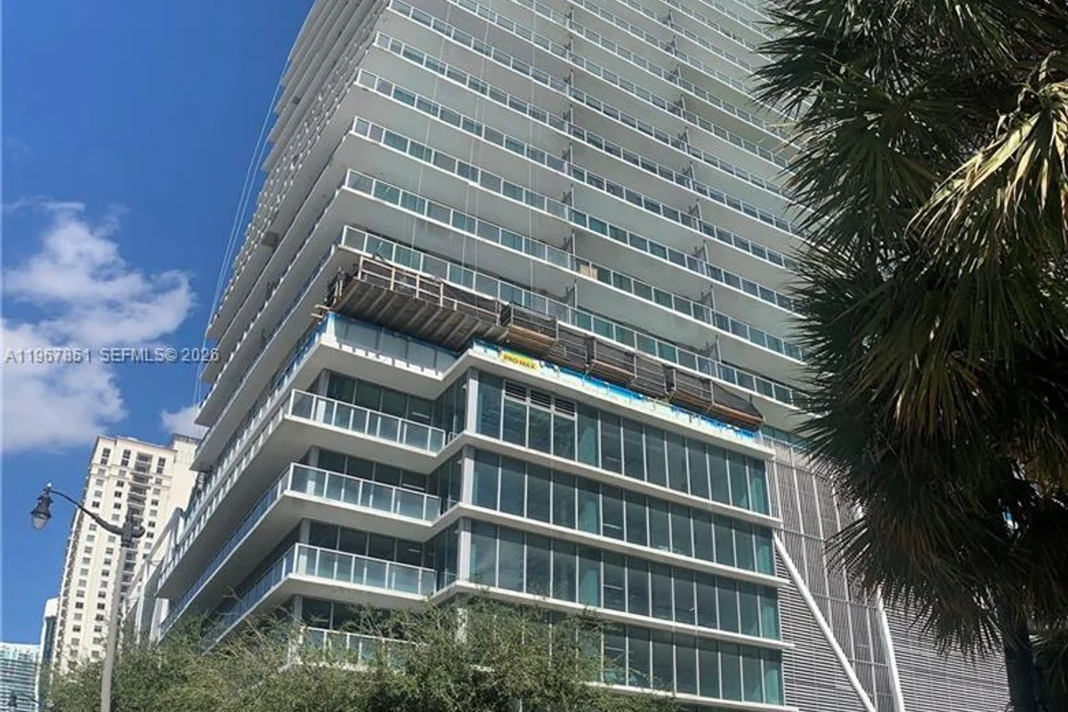 79 SW 12th St #2703-S, Miami: photo 1 of 61