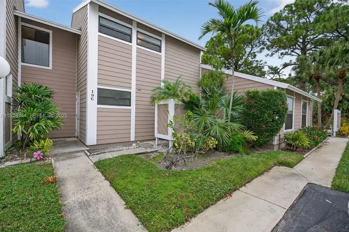 707 Stonewood Ct #19c, Jupiter: photo 1 of 54