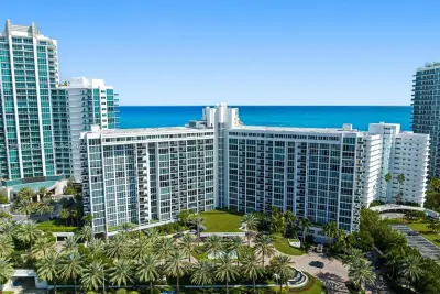 10275 Collins Ave #102, Bal Harbour: photo 1 of 31