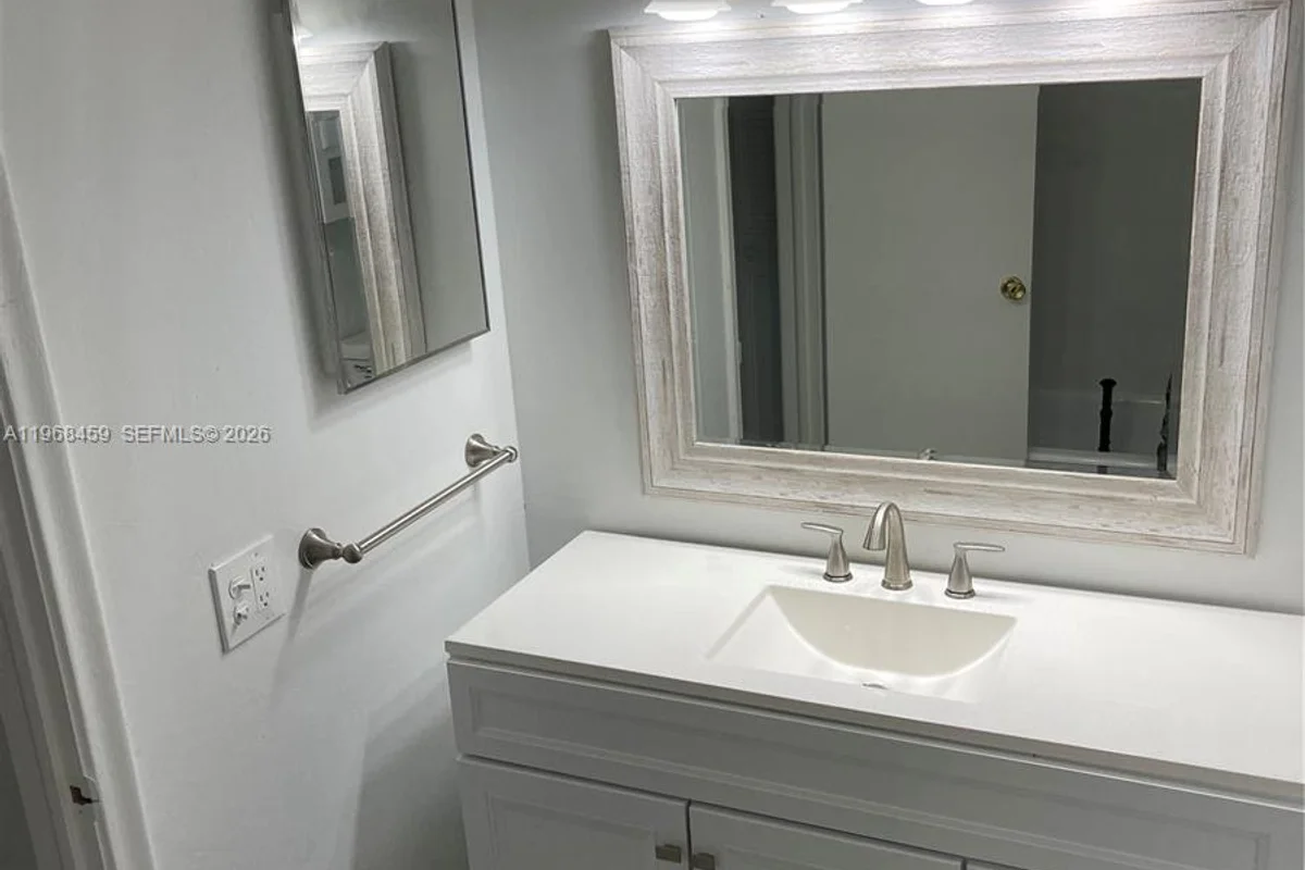 2251 NW 48th Ter #215, Lauderhill: photo 1 of 9