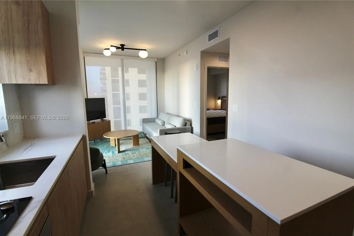 11 NE 6 St #2114, Miami: photo 1 of 21