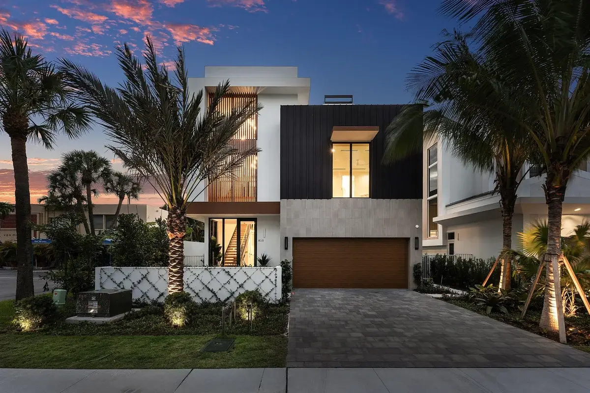 810 Palm Trl, Delray Beach: photo 1 of 86