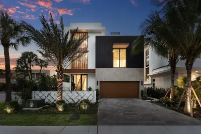 810 Palm Trl, Delray Beach: photo 1 of 86