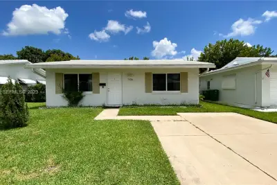 7106 NW 73rd Ave, Tamarac: photo 1 of 8