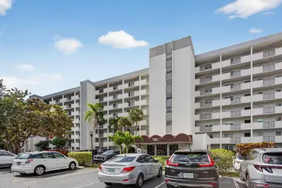 5900 NW 44th St #115, Lauderhill: photo 1 of 41