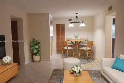 Condo in Pompano Beach: photo 1 of 9
