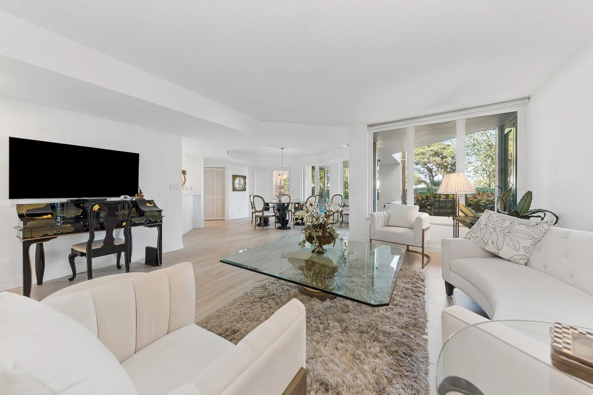 100 SE 5th Ave #102, Boca Raton: photo 1 of 33