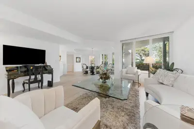 100 SE 5th Ave #102, Boca Raton: photo 1 of 33