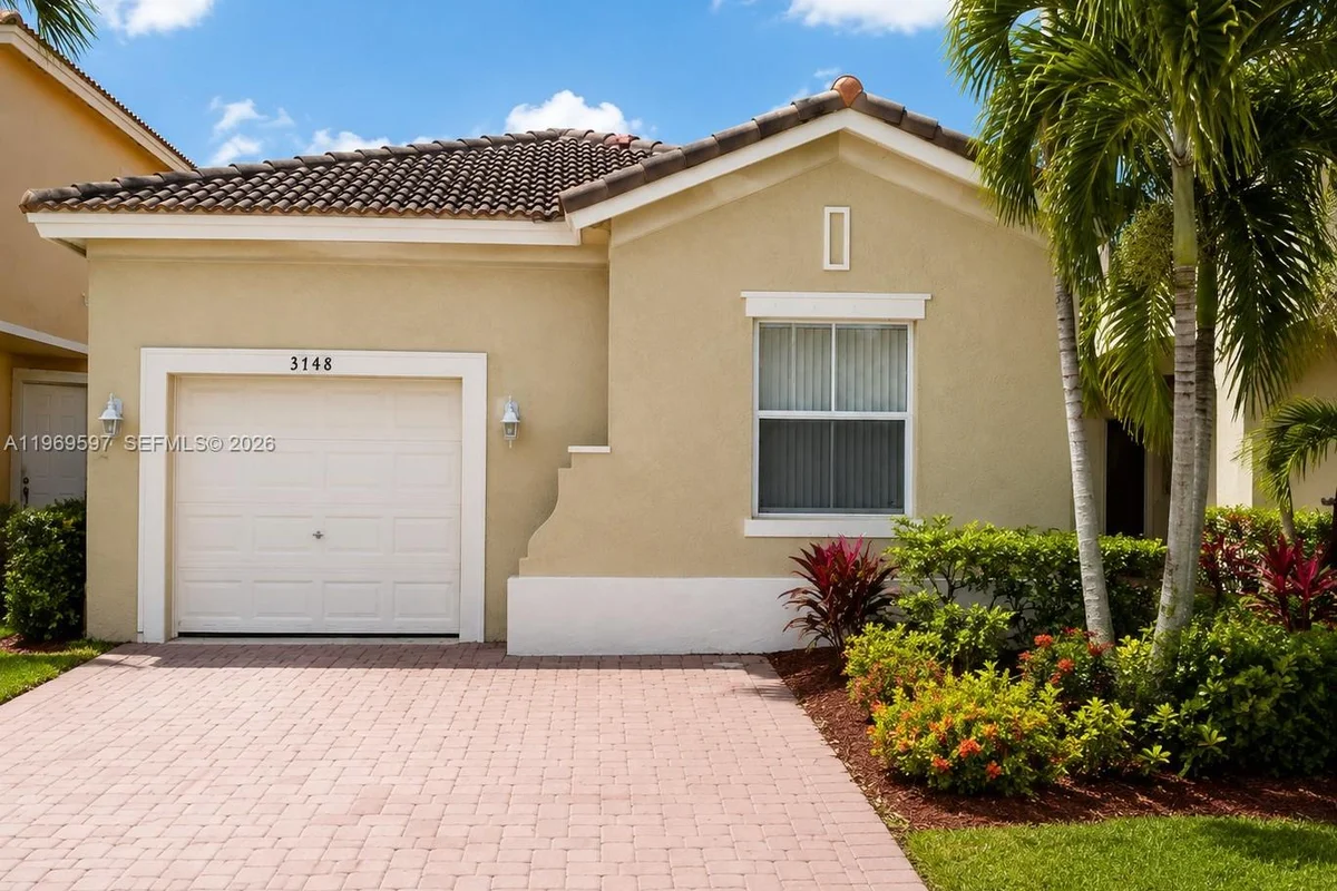 3748 NE 9th Ct, Homestead: photo 1 of 16