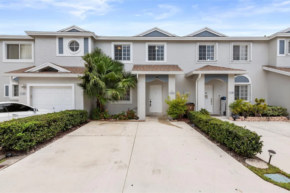 1186 SW 44th Ave, Deerfield Beach: photo 1 of 26
